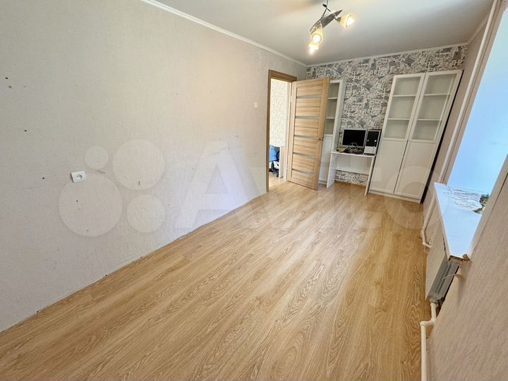 5-к. квартира, 40 м², 1/5 эт.