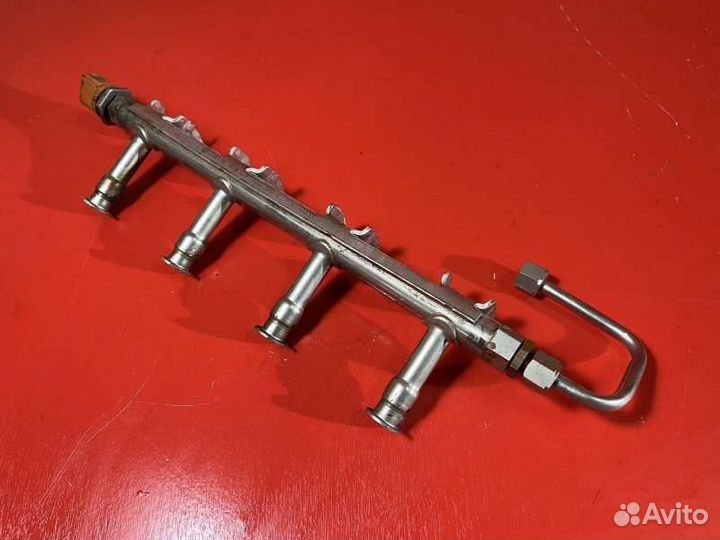 Рампа Рейка топливная Skoda Yeti 1.2 CBZ 2011