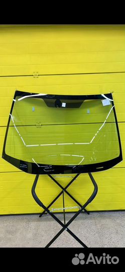 Лобовое стекло на Ford Focus