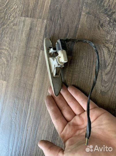 Повторитель поворотника левый BMW E90