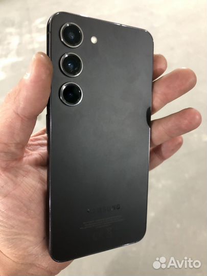 Samsung Galaxy S23, 8/256 ГБ