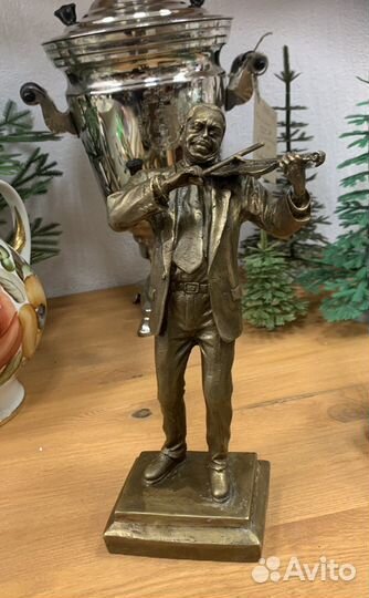 Бронзовая статуэтка Музыкант 29 см