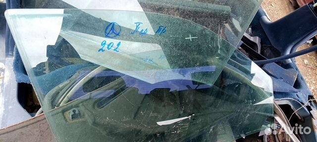 Стекло Mercedes Benz 210