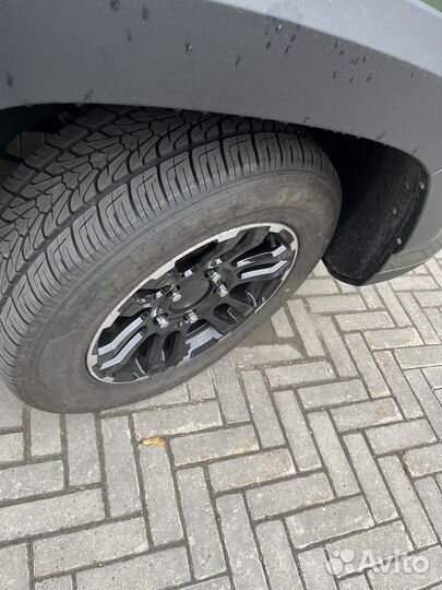 Roadstone Roadian HP SUV 215/65 R16