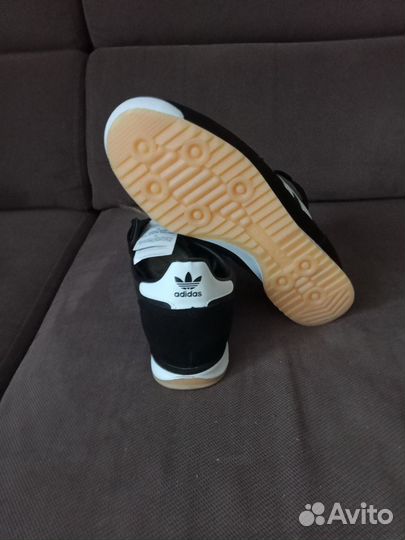 Кроссовки adidas