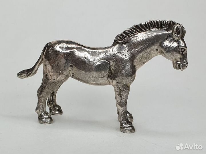 Статуэтка - миниатюра 