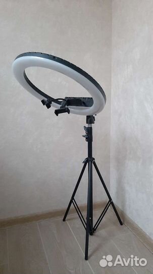 Кольцевая лампа 45 см со штативом