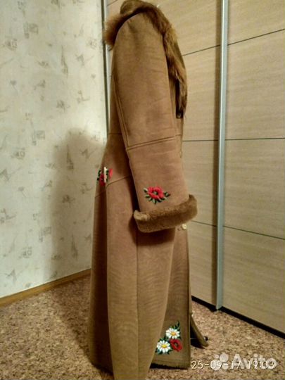 Дубленка с ручной вышивкой бисером