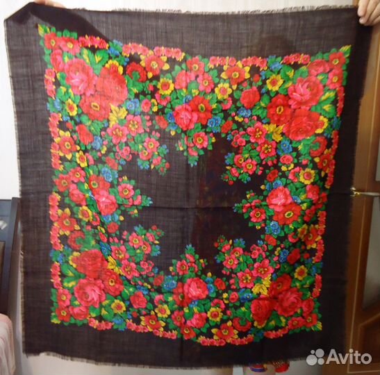 Платки Павлопосадские новые, шерсть