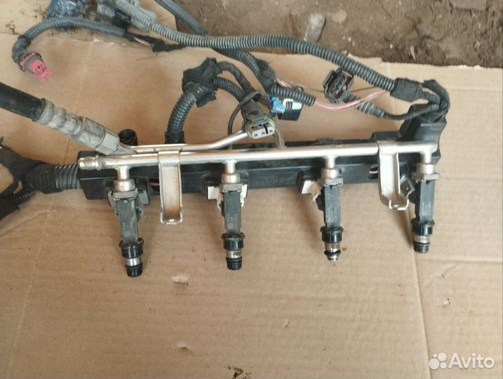 Топливная рампа с форсунками Opel Meriva A 1.6