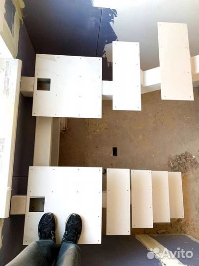 Г-образная лестница