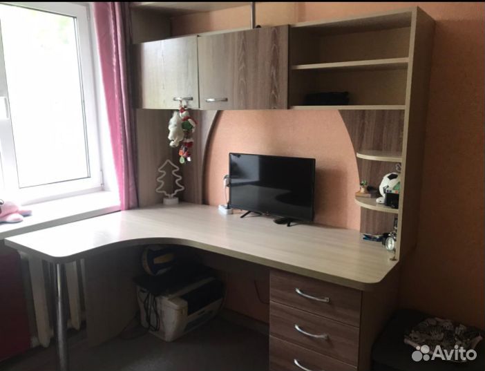 Письменный стол