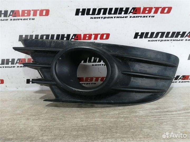 Решетка противотуманной фары левая Ситроен С4