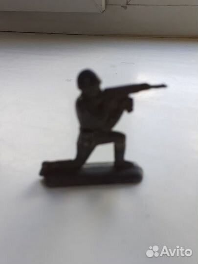 Солдатик с автоматом