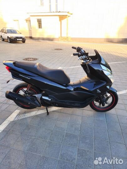 Скутер Honda pcx 125