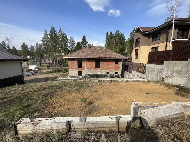 Коттедж 279 м² на участке 8 сот.