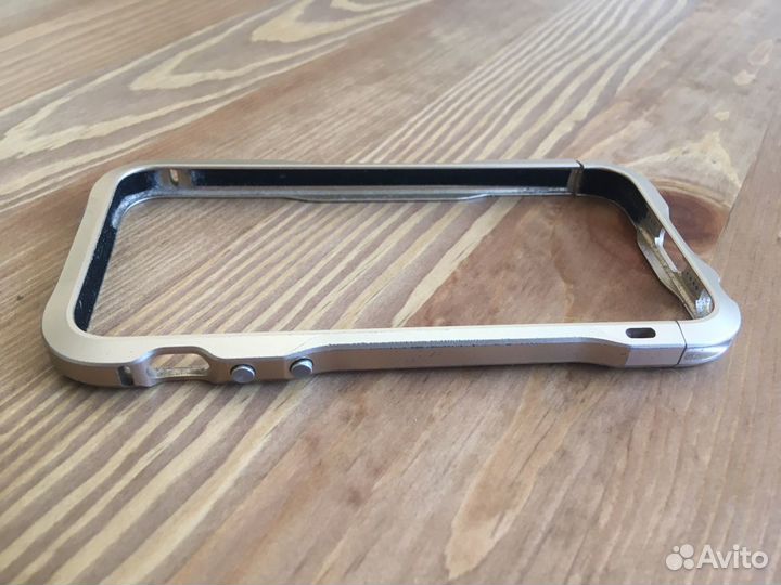Бампер алюминиевый для iPhone SE