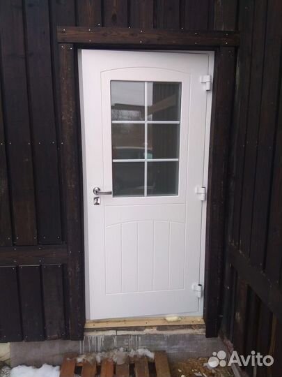 Деревянная входная утеплённая дверь. Север-М8