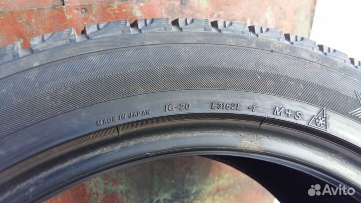 Yokohama Ice Guard IG20 255/45 R18 99Q