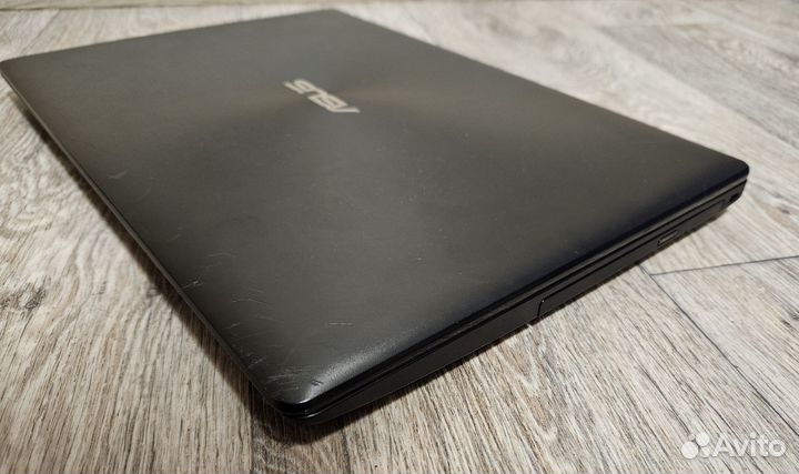 Ноутбук Asus x553m