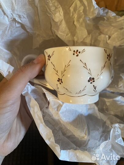 Чайные кружки, тарелки, вилки посуда