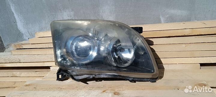 Фара Авенсис