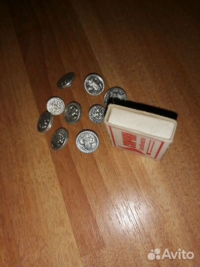 Металлические пуговицы женские