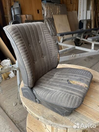 Продам переднее сидениье на Т3