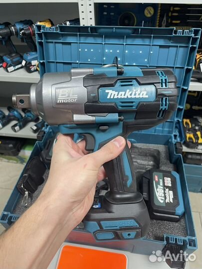 Грузовой аккумуляторный гайковерт Makita 3000нм