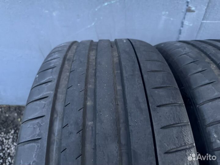 Michelin Pilot Sport 4 S 235/35 R20 и 265/35 R20 99Y