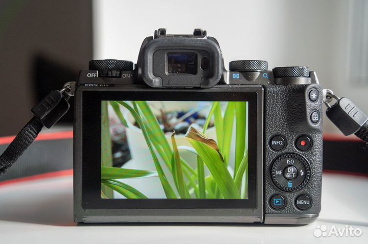 Фотоаппарат Canon EOS M5 с китовым объективом
