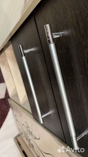 Шкаф с полками