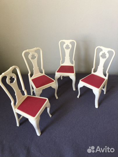 Мебель для кукол Барби стол со стульями кухня