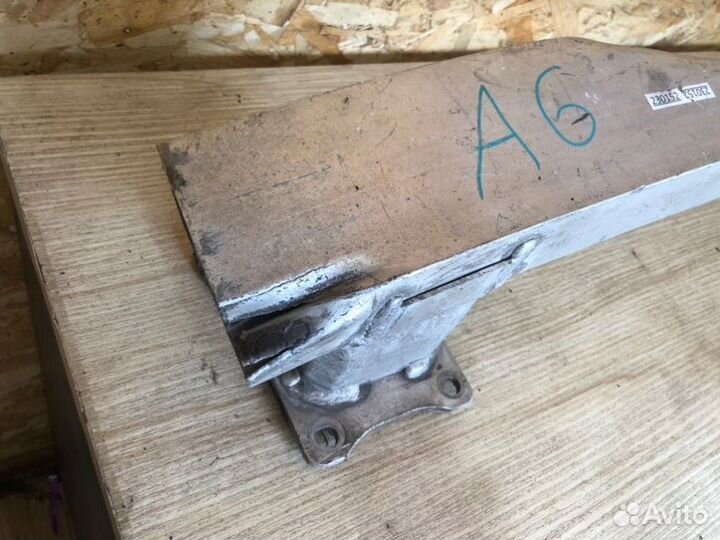 Усилитель бампера Audi A6