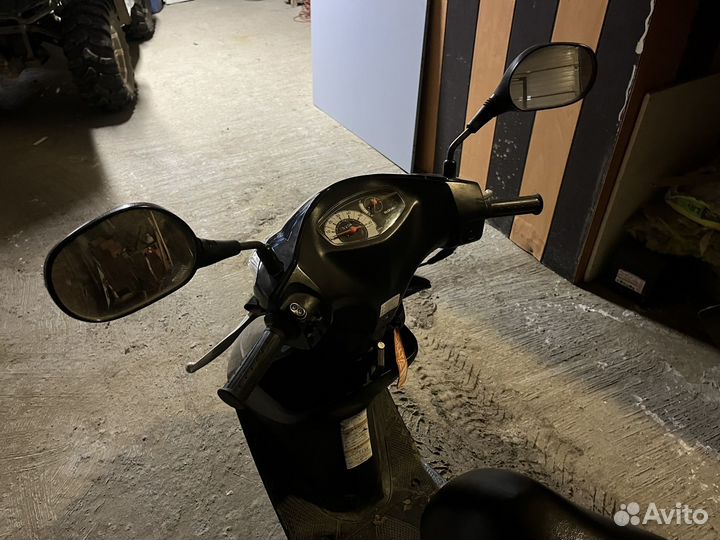 Продам скутер мопед suzuki addres V50