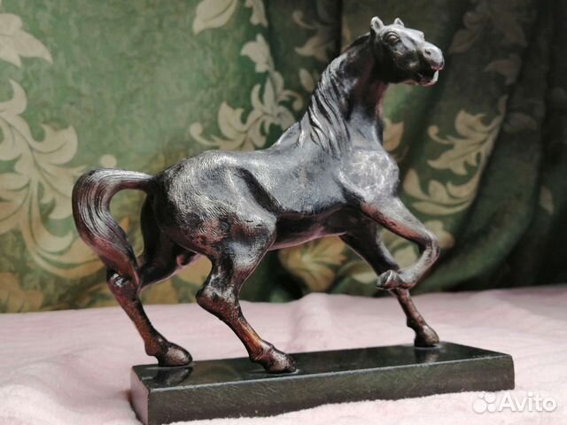 Лошадь скульптура чугун