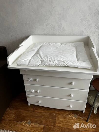 Детская кроватка с маятником + пеленальный комод