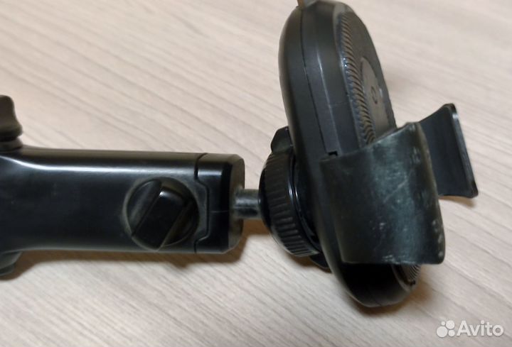 Автомобильный держатель Mivo MZ06