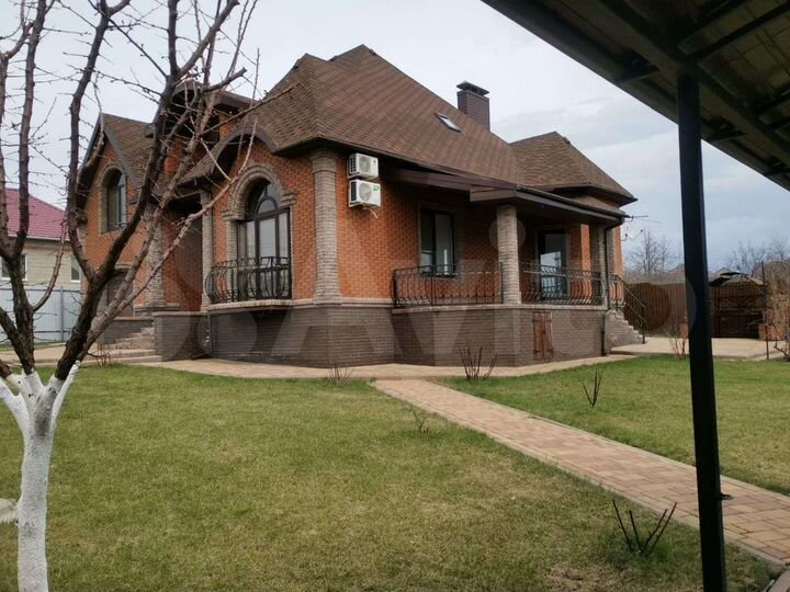 Дом 220 м² на участке 8 сот.