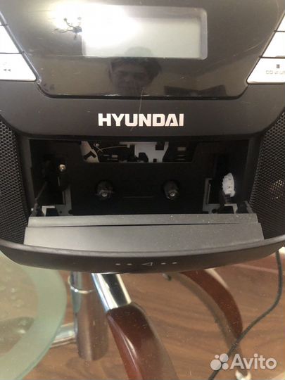 Кассетный магнитофон hyundai.есть диски.радио