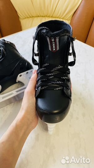 Коньки хоккейные детские