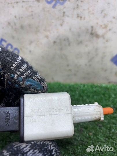 Датчик педали тормоза Renault Fluence седан 1.6