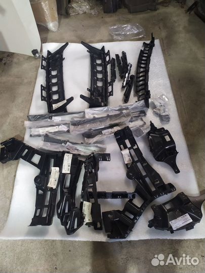 Креплени заднего бампера амг 223