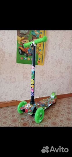 Самокат детский со светящимися колесами
