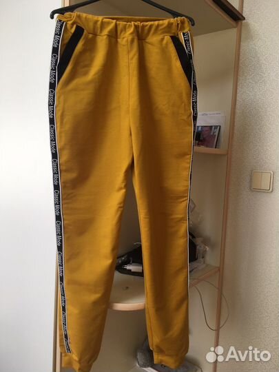 Костюм спортивный женский новый