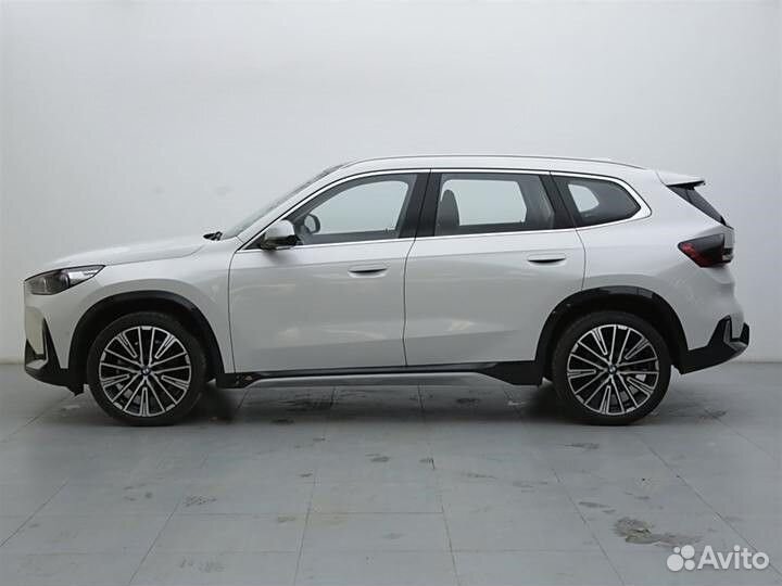 BMW X1 2.0 AMT, 2023, 7 600 км