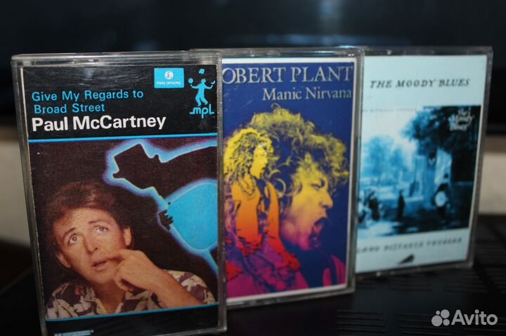 Аудиокассеты на фирменных лейблах