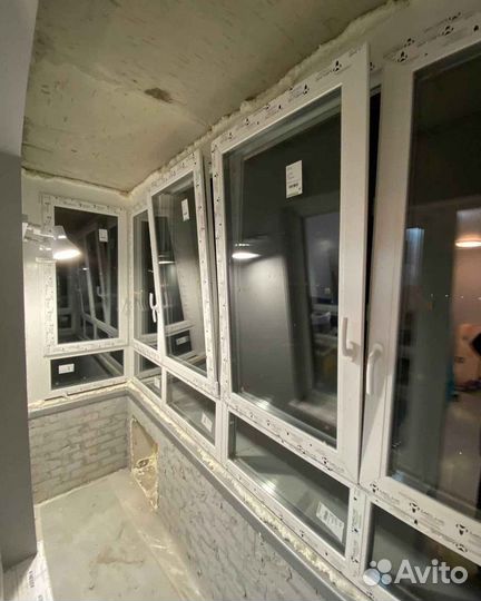 Пластиковые окна на балкон Остекление