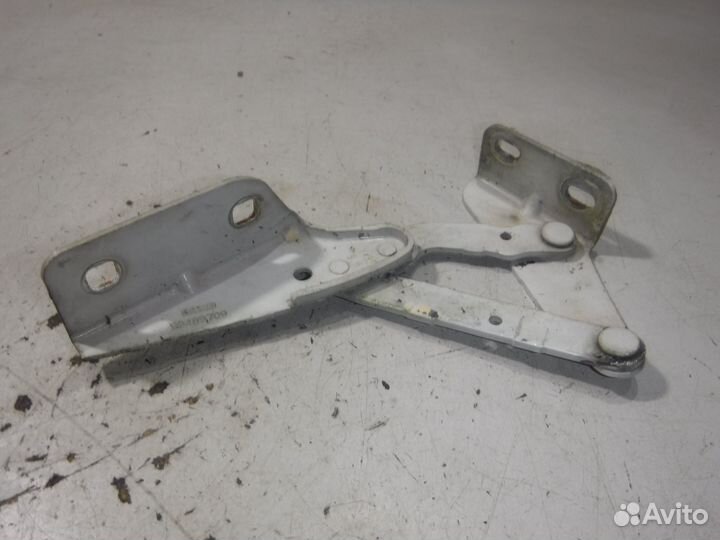 Петля капота правая Iveco Daily