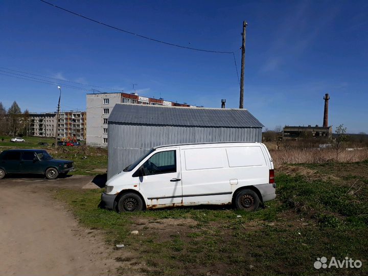 Mercedes-BenzVito 638